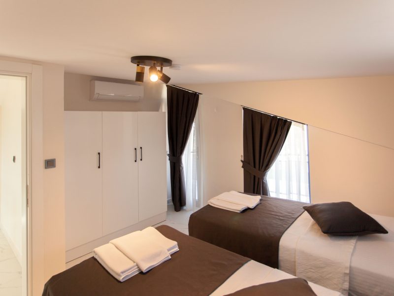 Cesur Villa1 Attic Room2