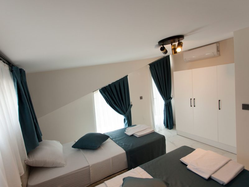 Cesur Villa2 Attic Room1