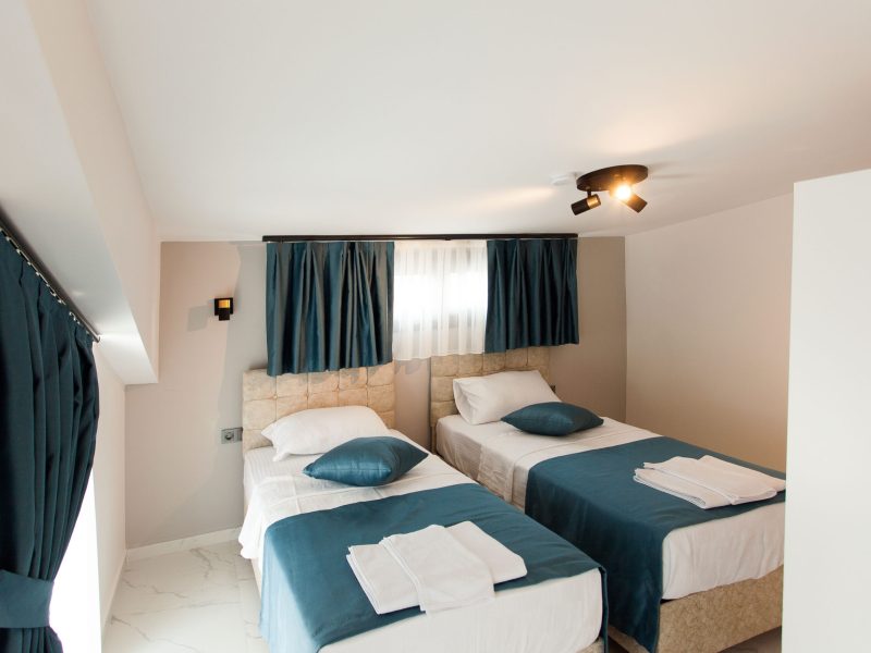 Cesur Villa2 Attic Room2